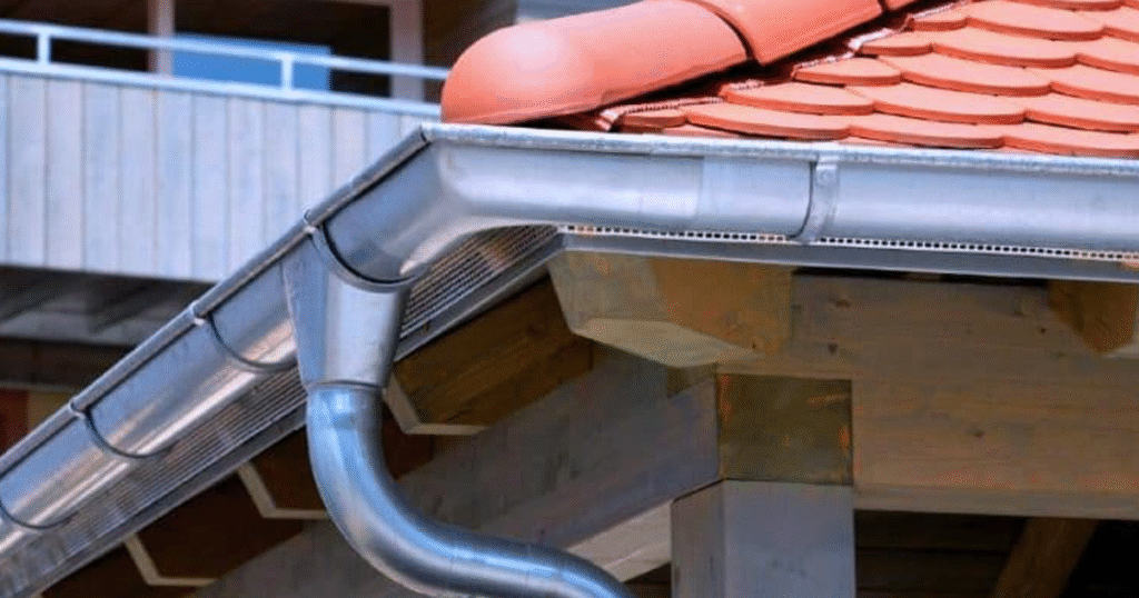 Pose et réparation de gouttières / zinguerie